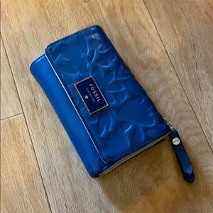 Fossil wallet in deep indigo and light grey